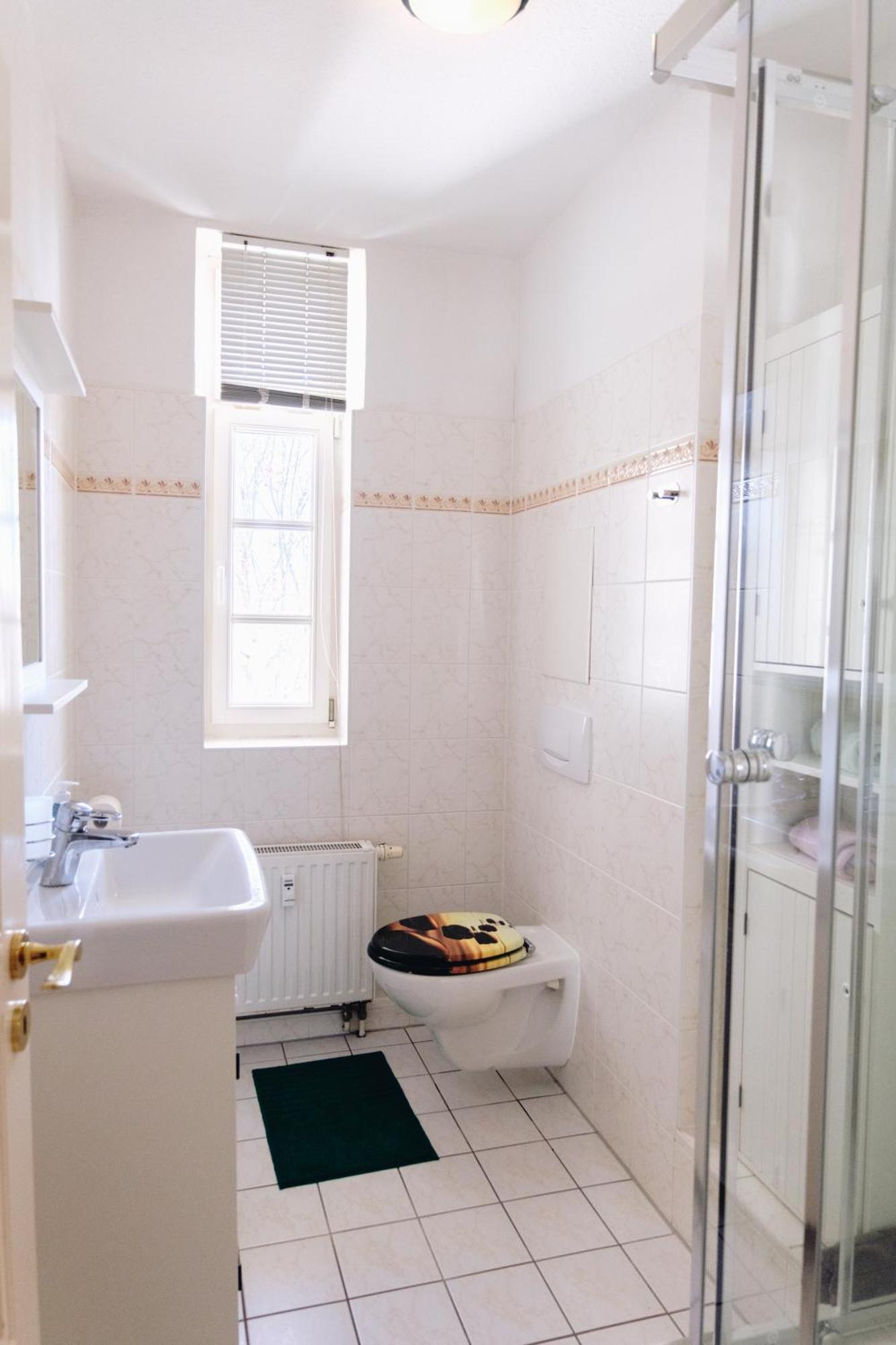 Apartment Große Zwei Zimmer Mit Balkon
