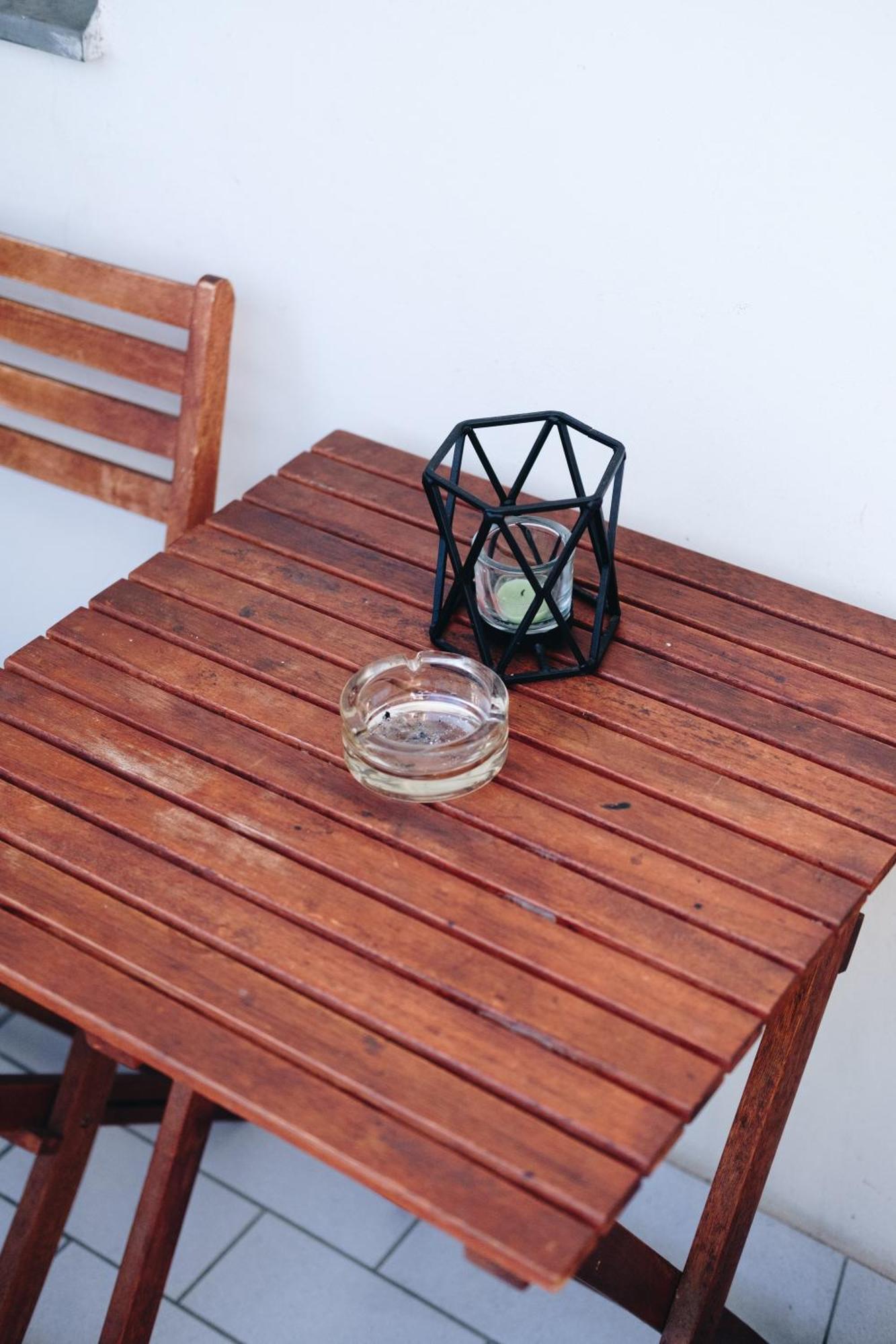 Apartment Große Zwei Zimmer Mit Balkon