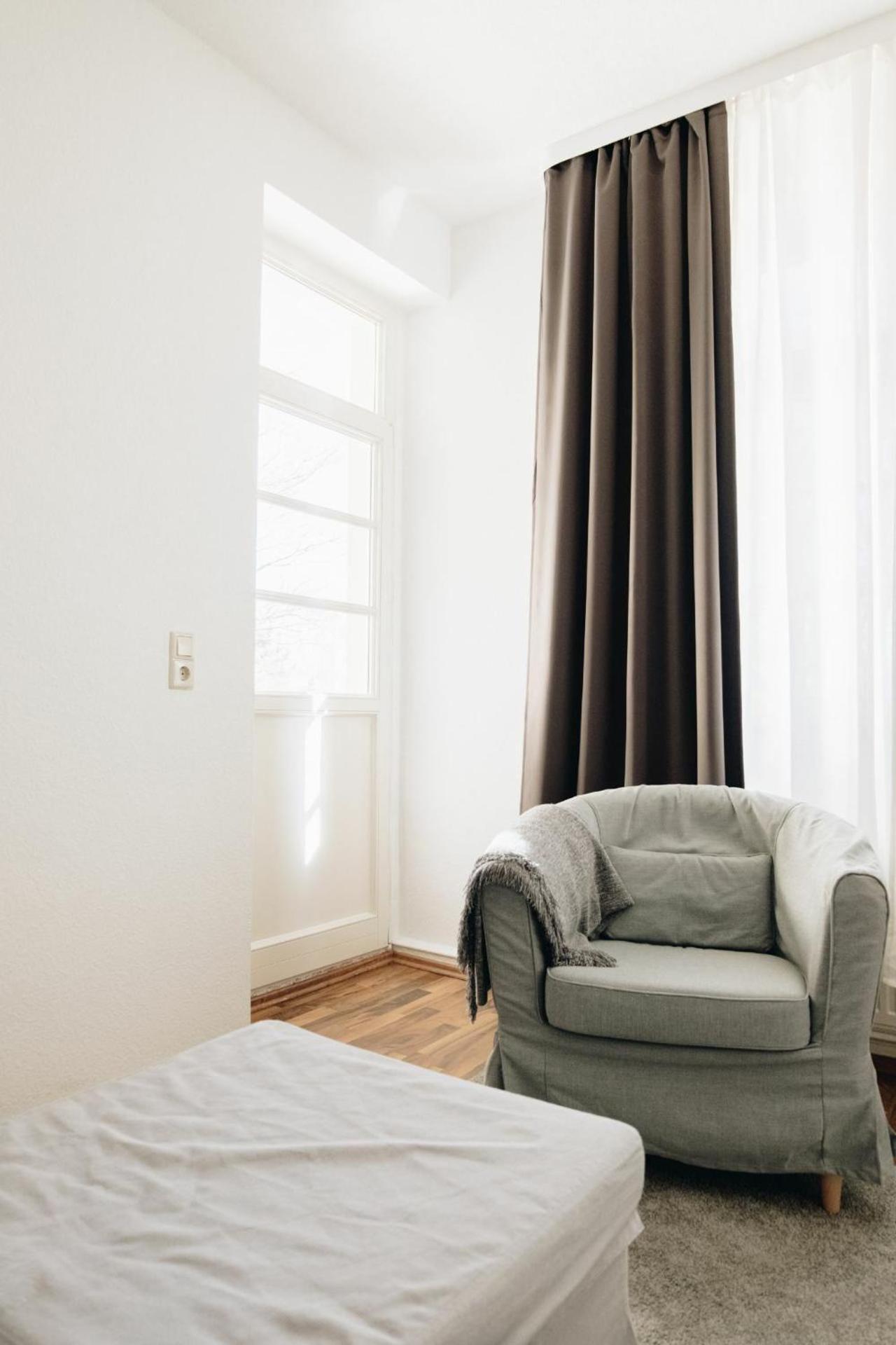 Apartment Große Zwei Zimmer Mit Balkon *
