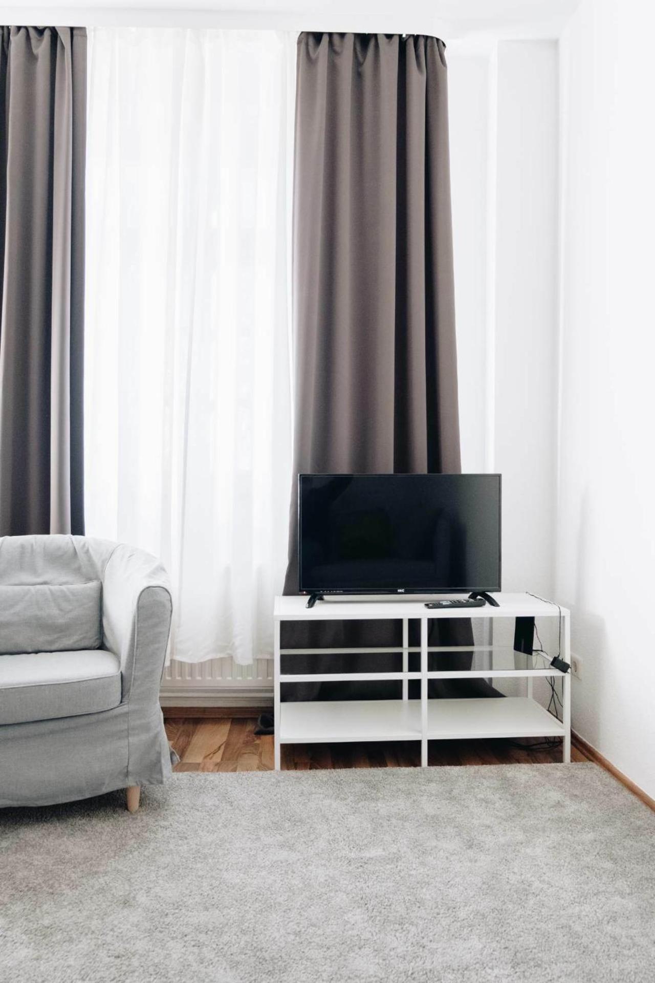 Große Zwei Zimmer Mit Balkon Apartment Leipzig