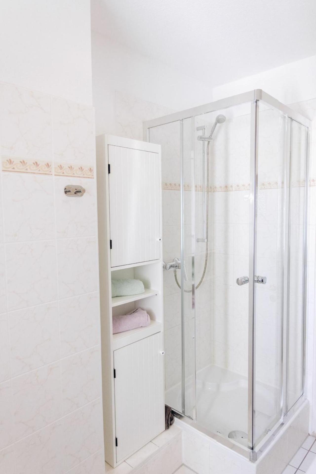 Große Zwei Zimmer Mit Balkon *