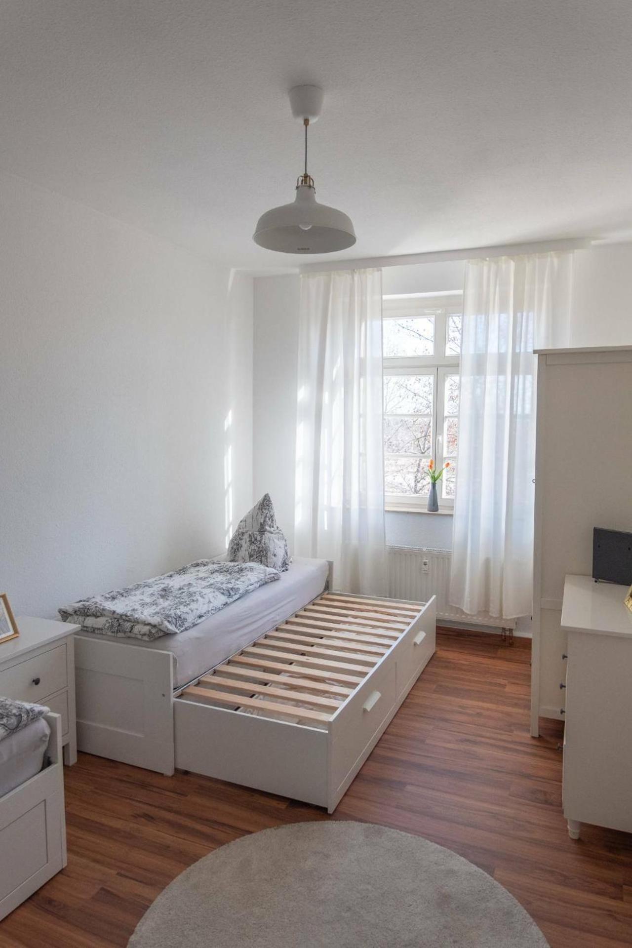 Große Zwei Zimmer Mit Balkon Apartment Leipzig